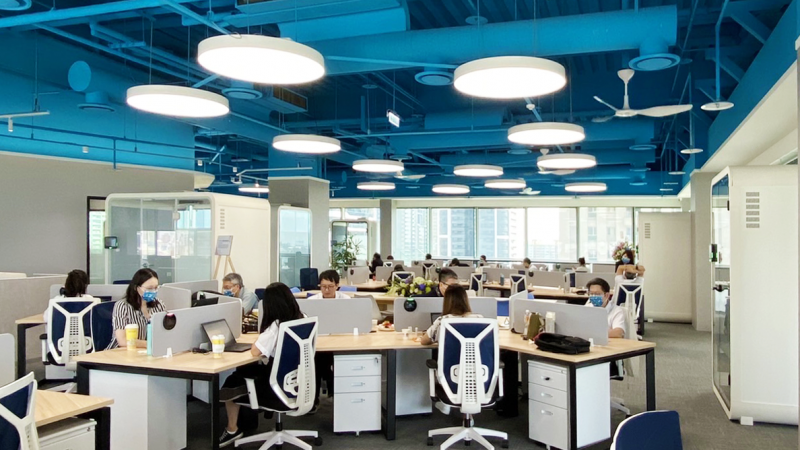 透過高雄據點的「AUO解決方案研發中心」建置，期強化南部人才的延攬及培育